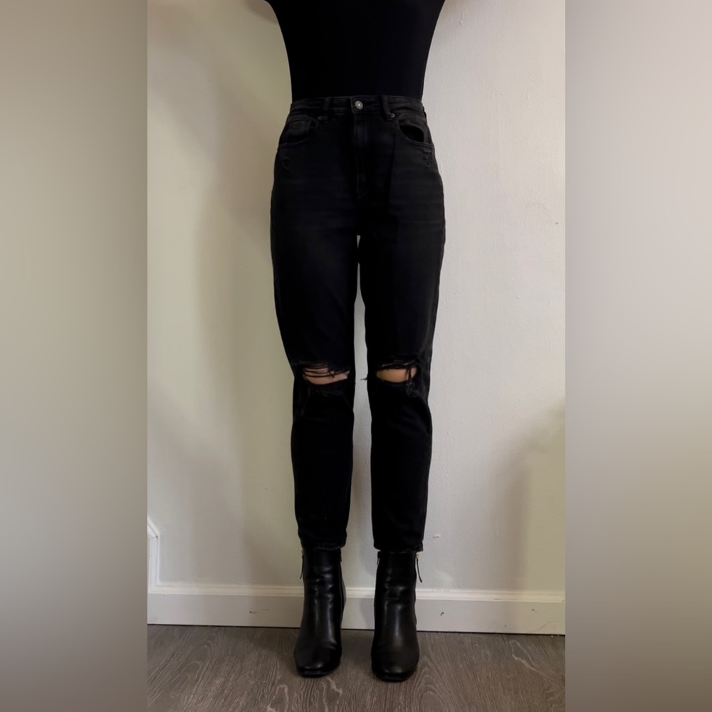 American Eagle size 6 women’s high waisted black boyfriend jeans